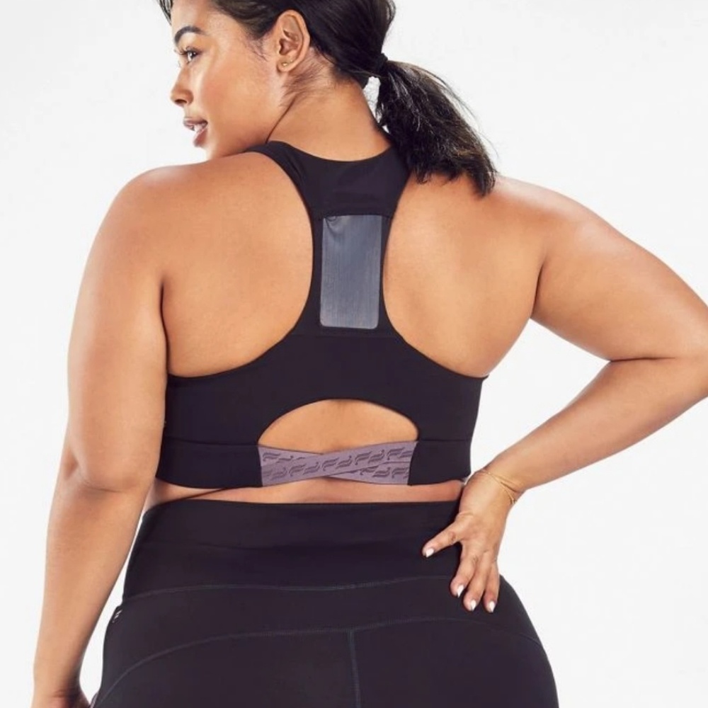 NWT Fabletics Mila Medium Impact Sports Bra
1 x